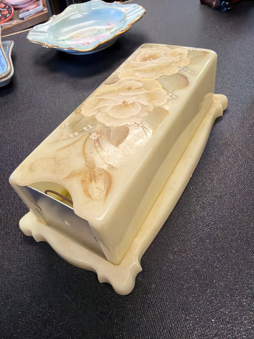 Bits o’ Glamour Tissue Dispenser