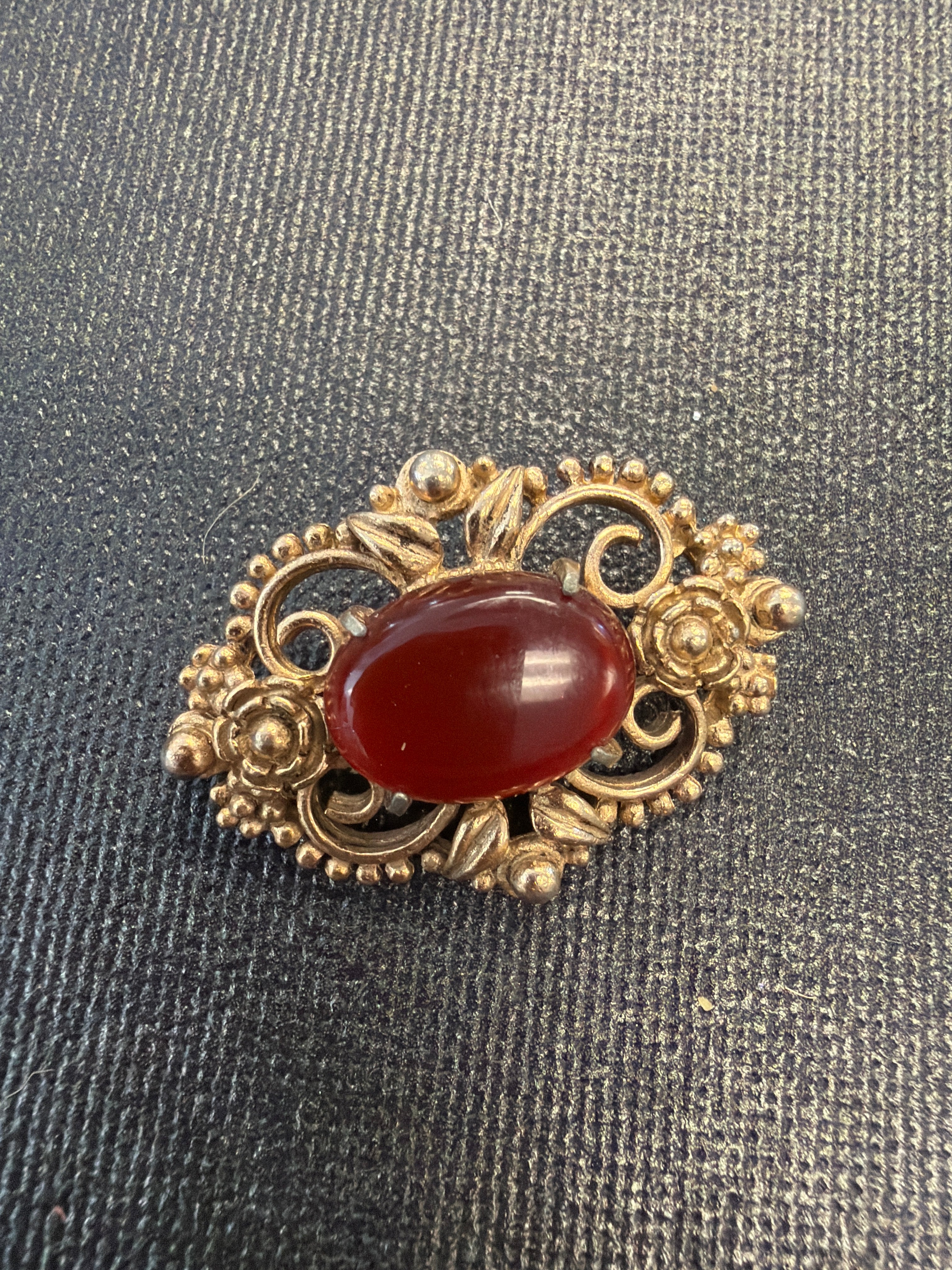 Vintage brooch oval, red carnelian cabochon stone