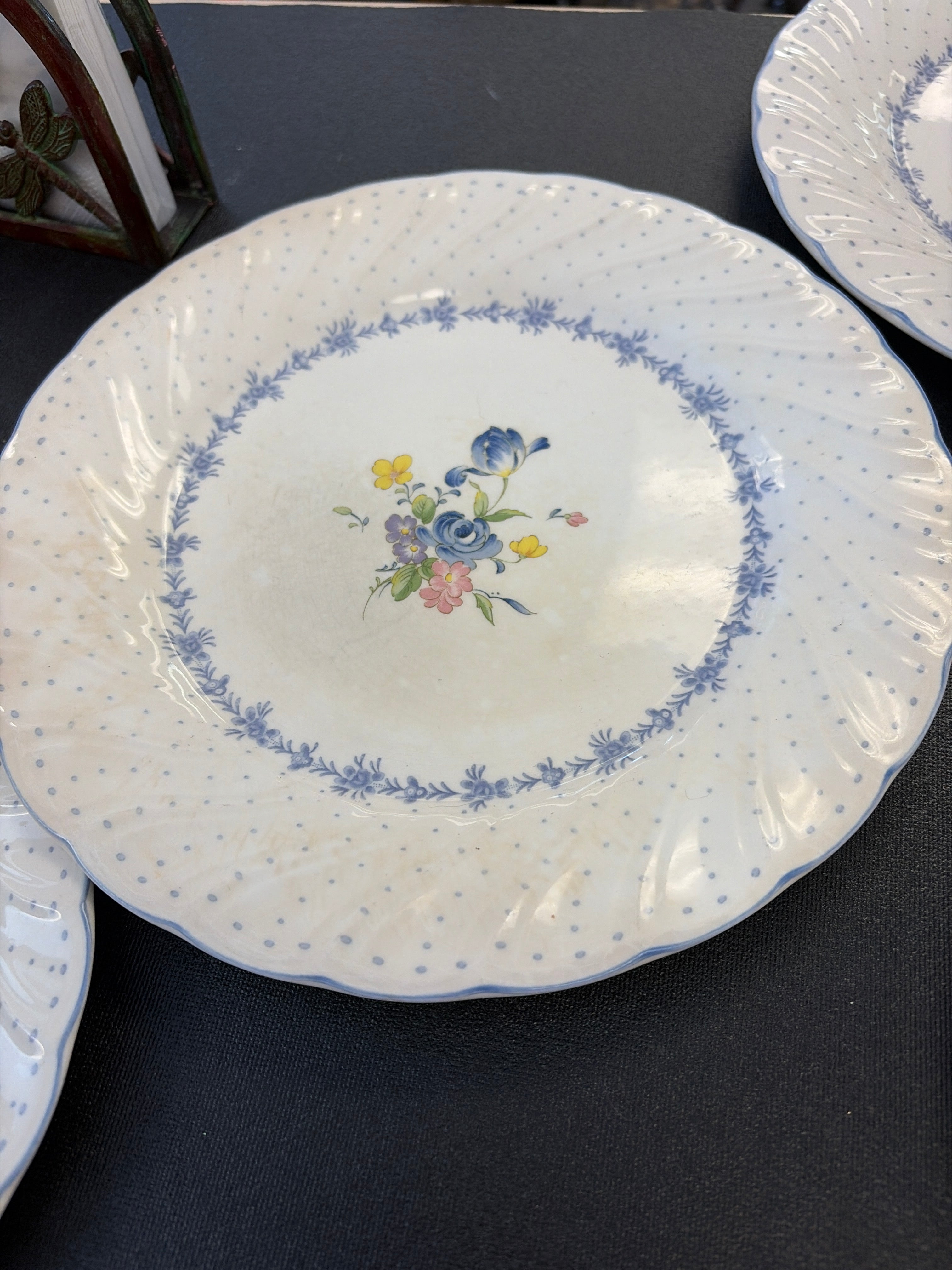 Nikko Blue Peony Dinner Plate Scalloped Edge 10 1/2”.  Vintage