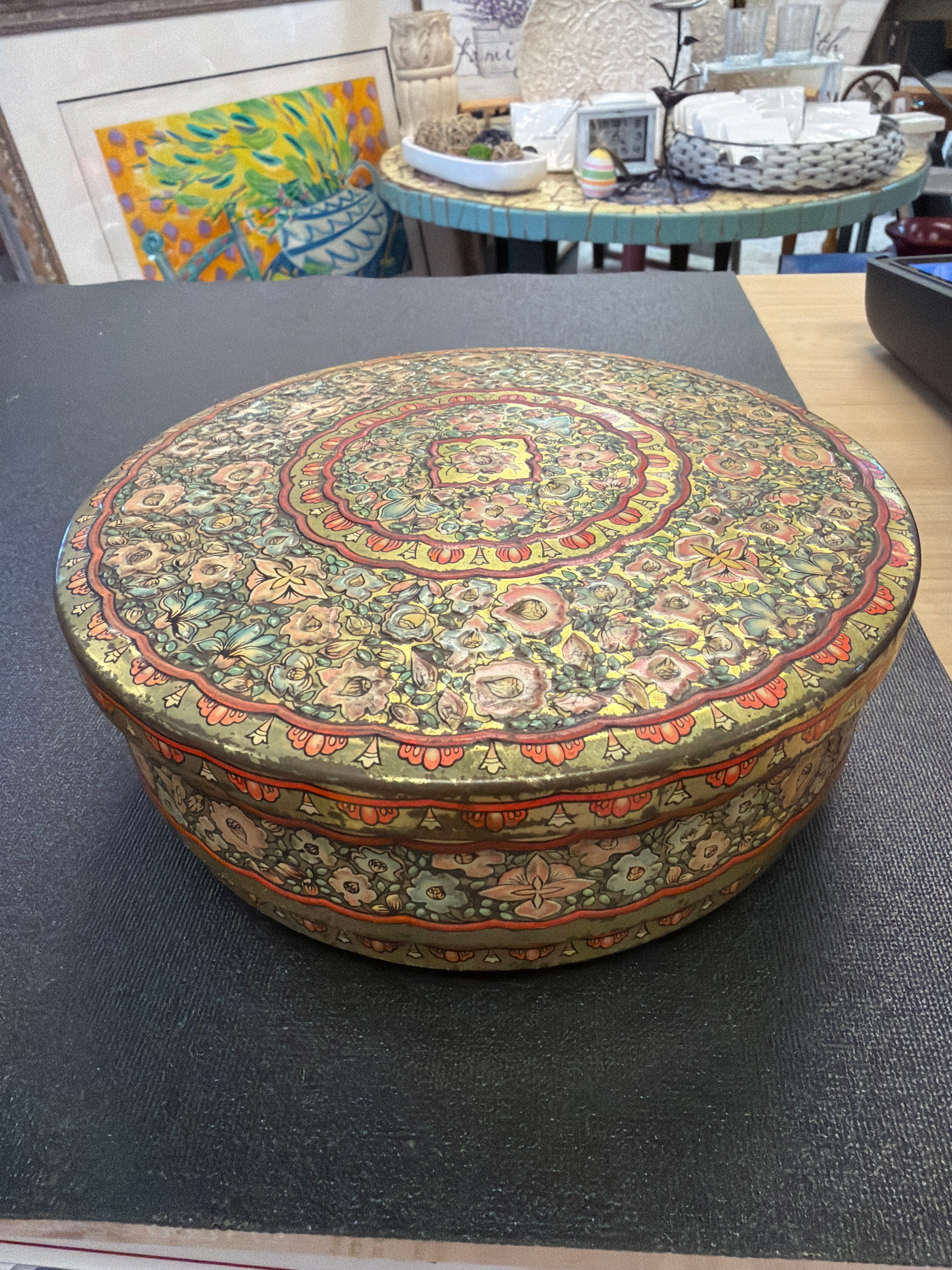 Vintage Huntley & Palmers Biscuit Tin: Floral Design Collectible