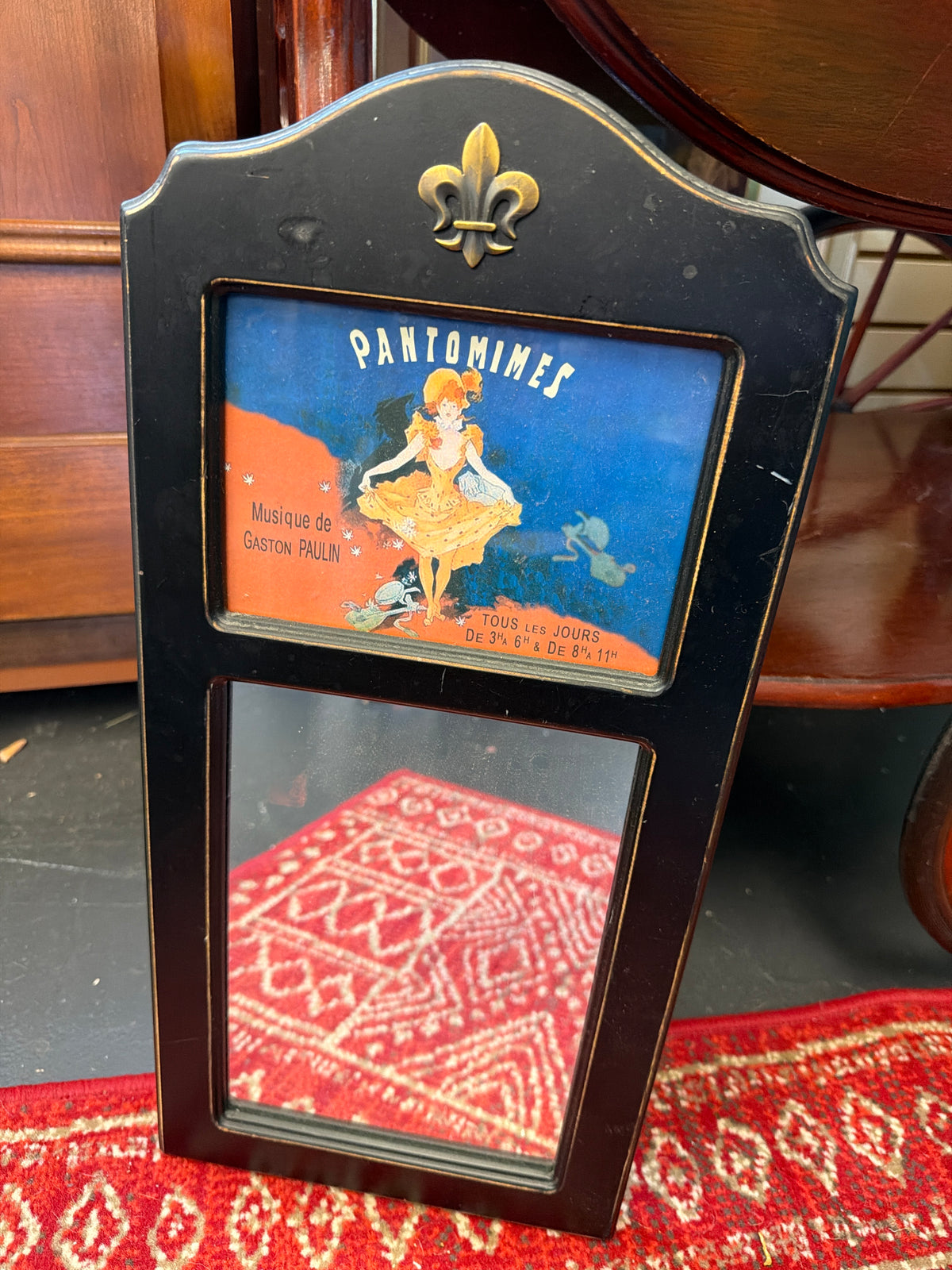 Pantomimes Mirror