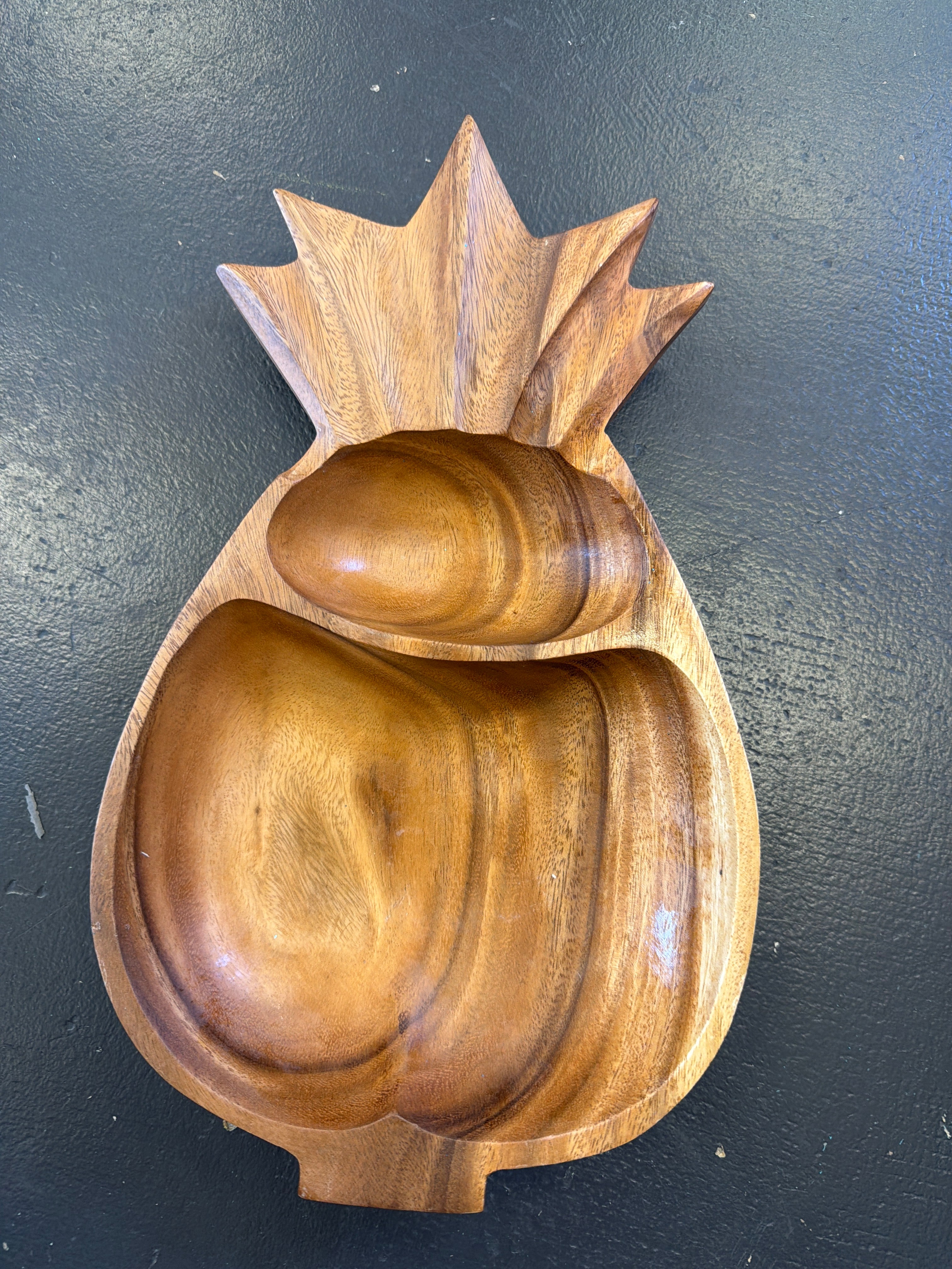 Wooden pineapple serving dish