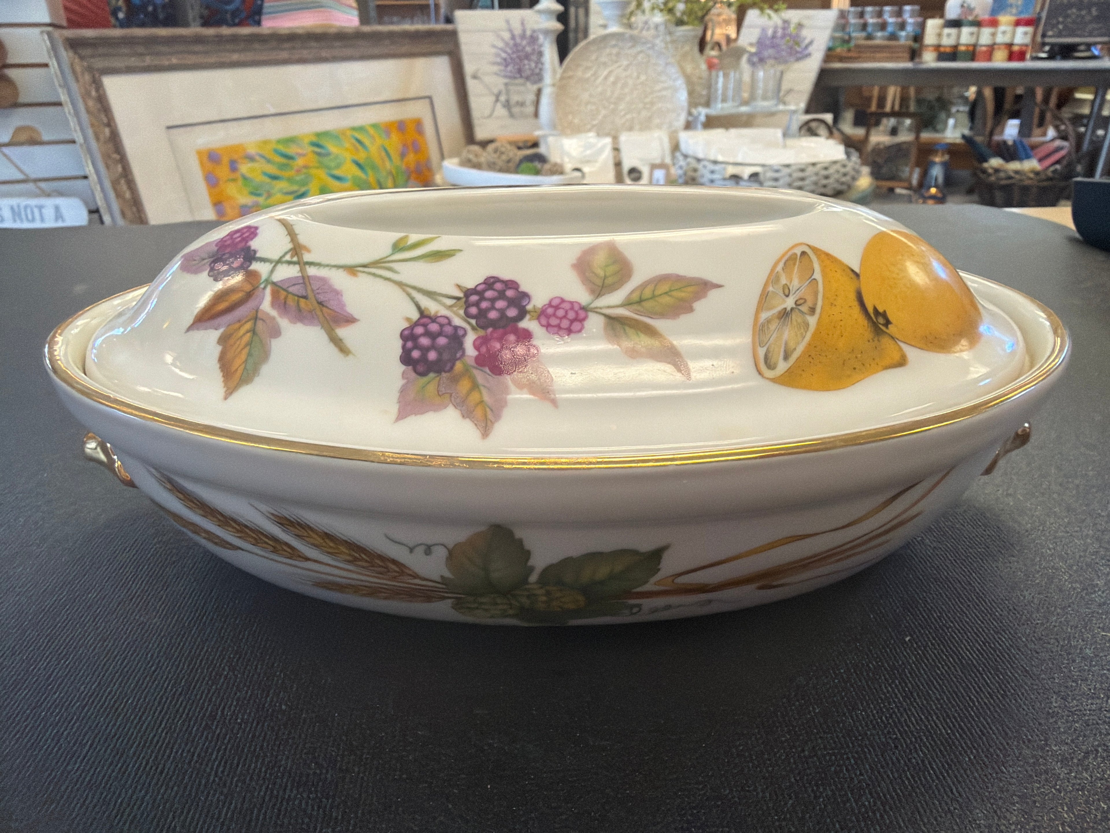 Royal Worcester Evesham Gold casserole
