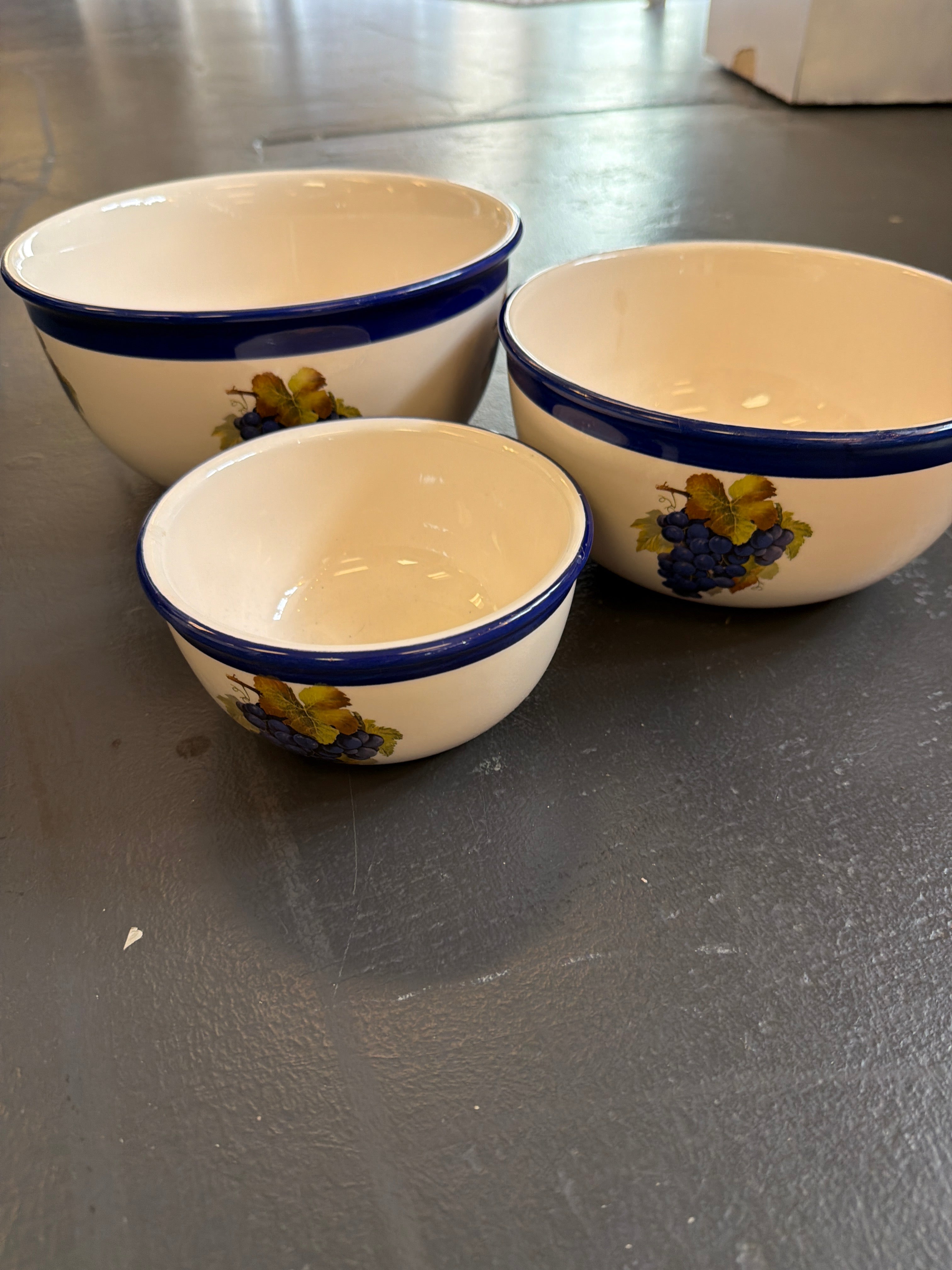 Cordon Bleu Portugal Grapes Bowl
