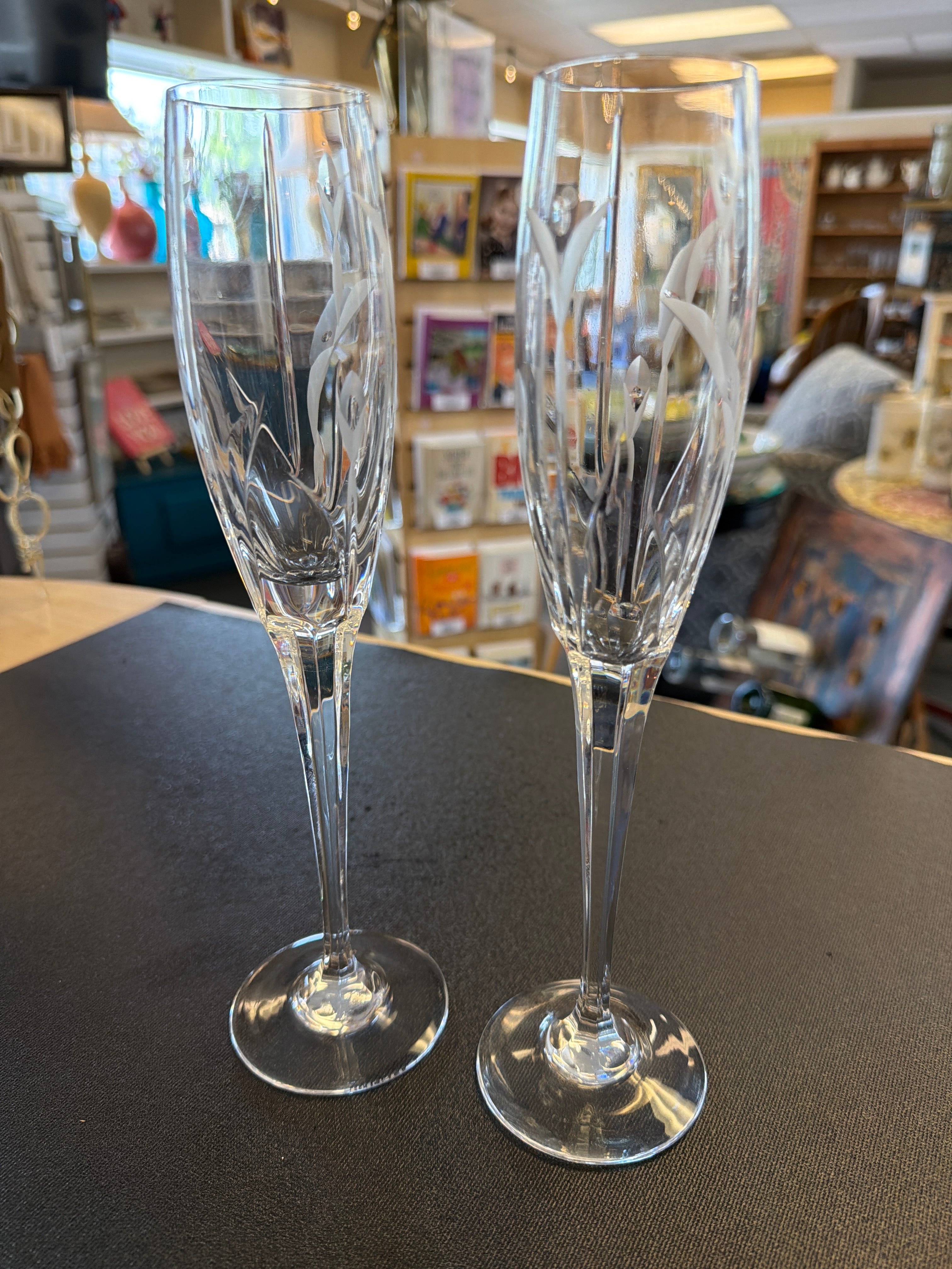 Mikasa Calla Lily Fluted Champagne glasses (2)