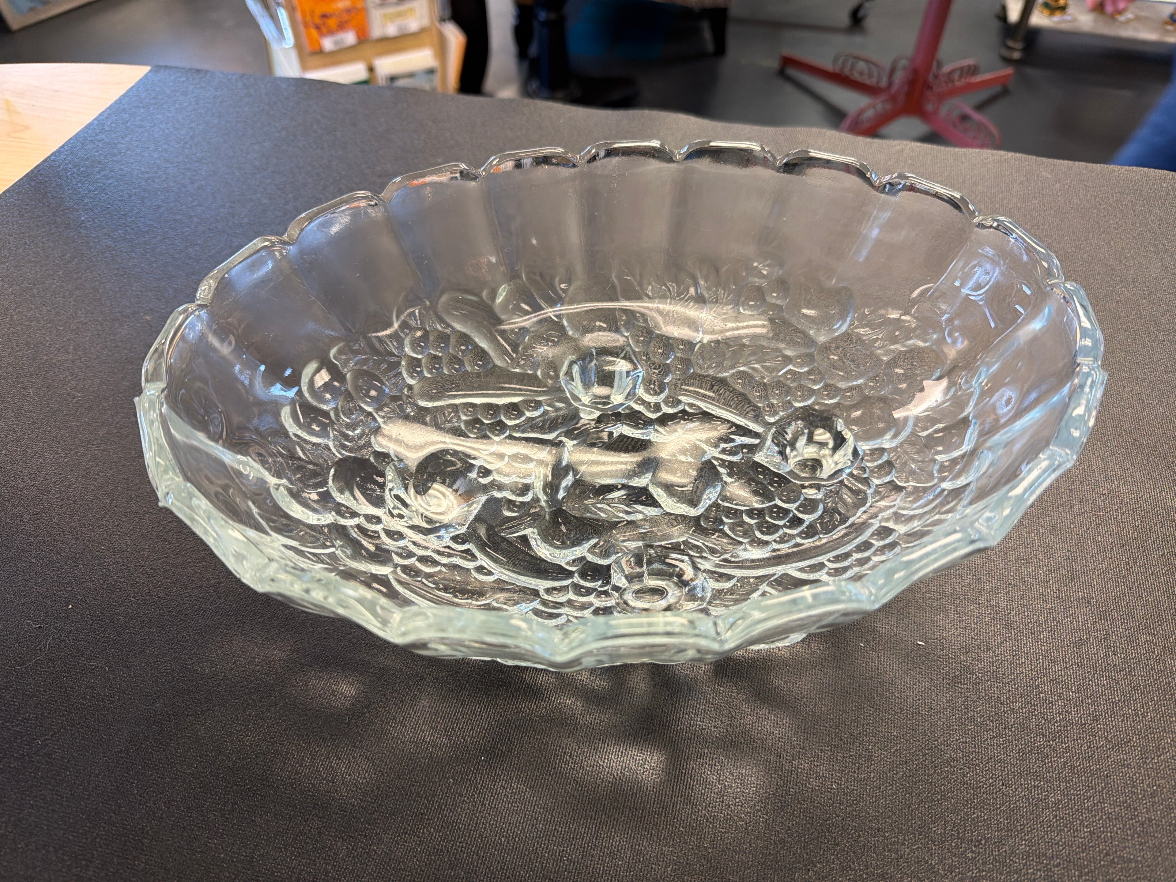 Indiana Glass footed oval fruit bowl