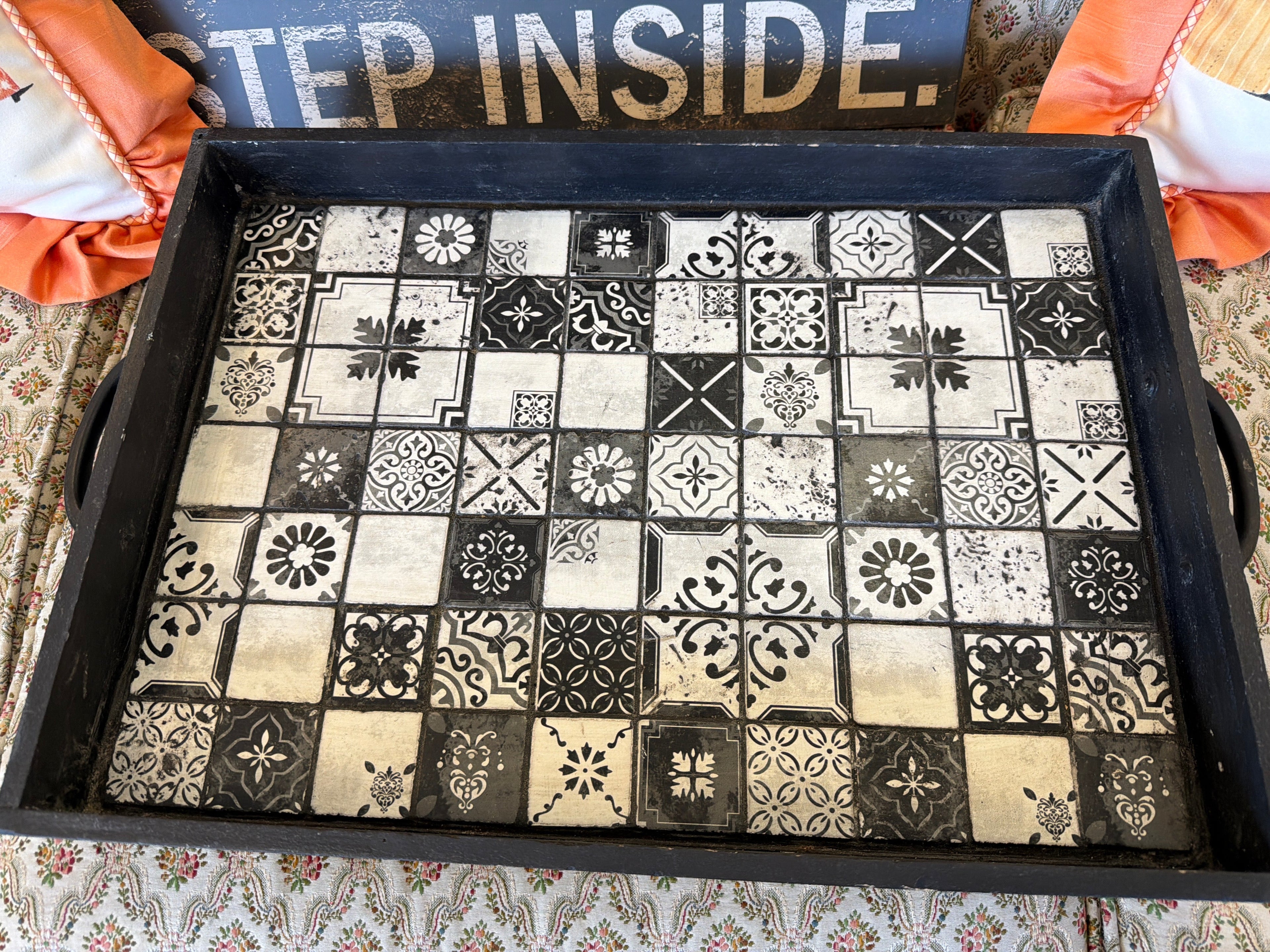 Black and white serving tray