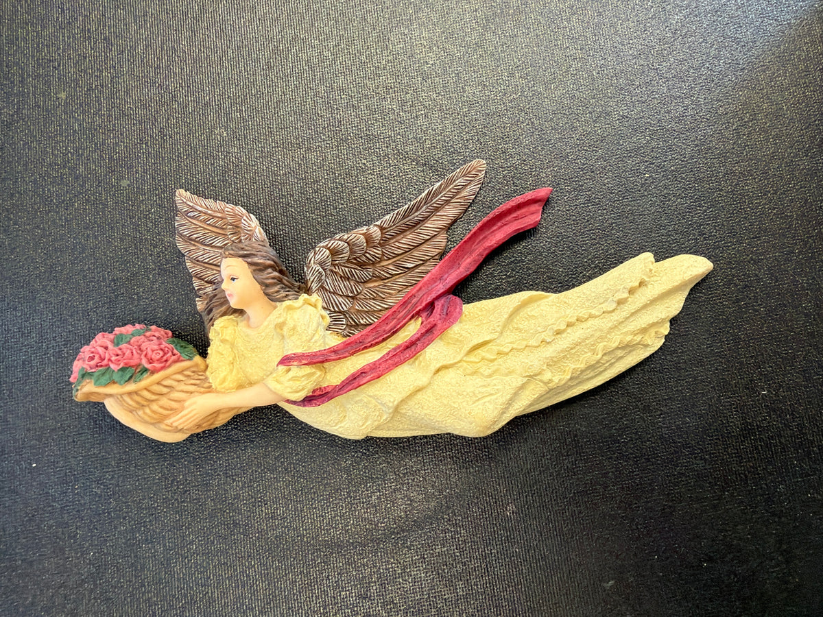 Angel/ cherub wall decor
