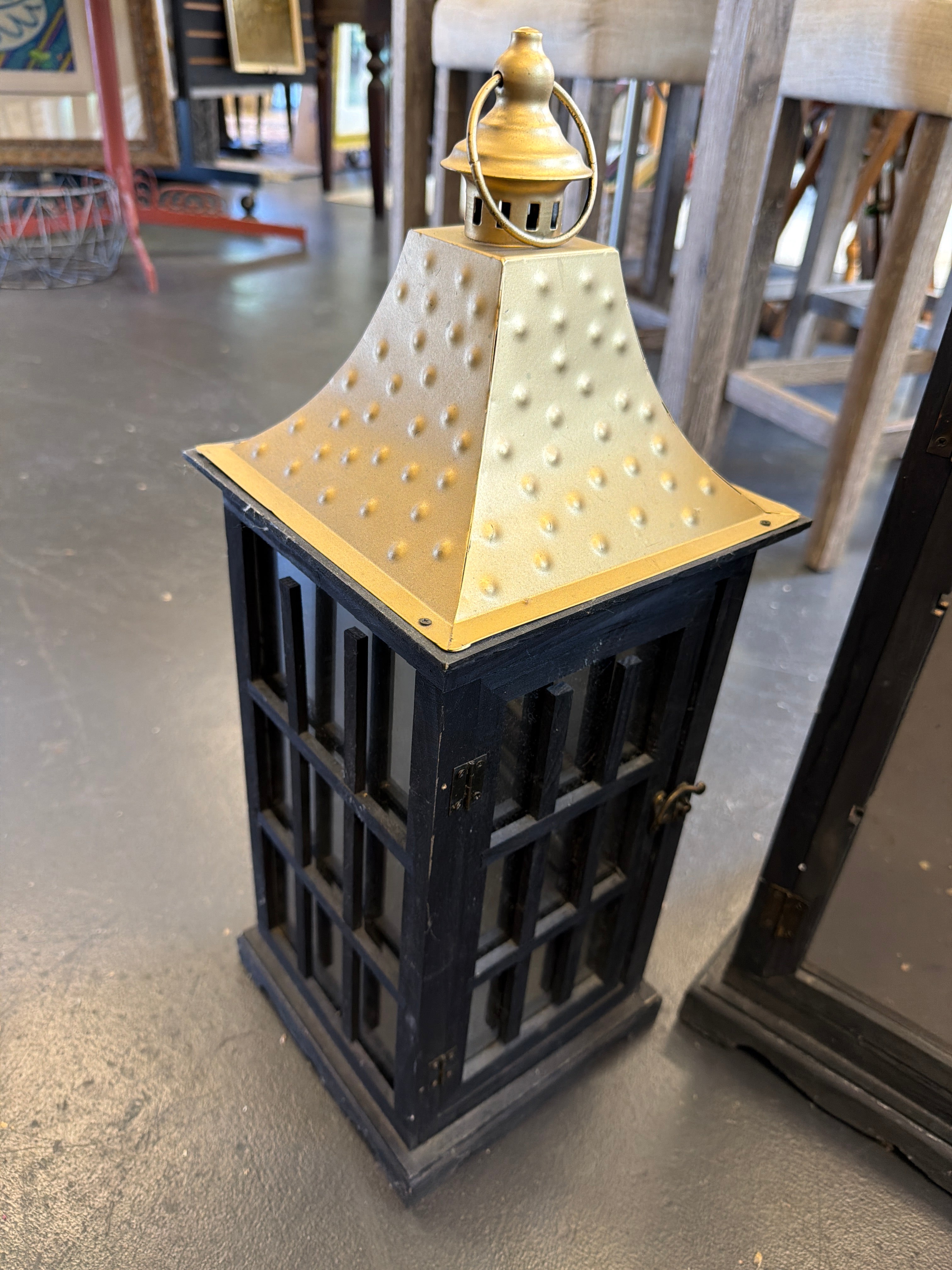 Black and gold lantern small