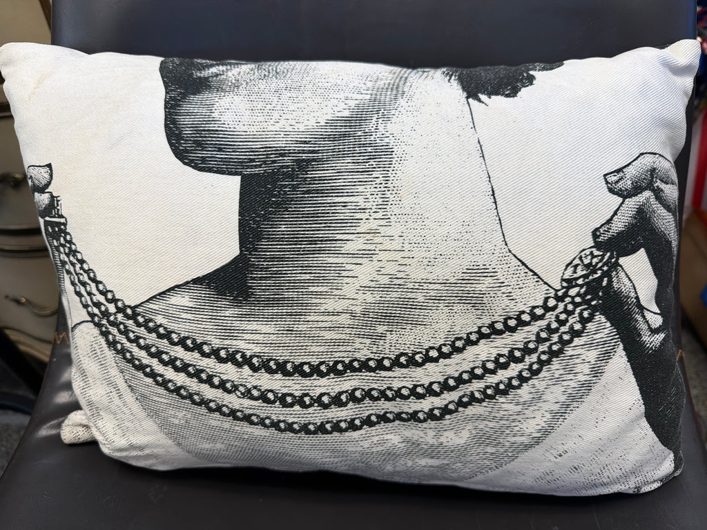 Lina Cavalieri pillow