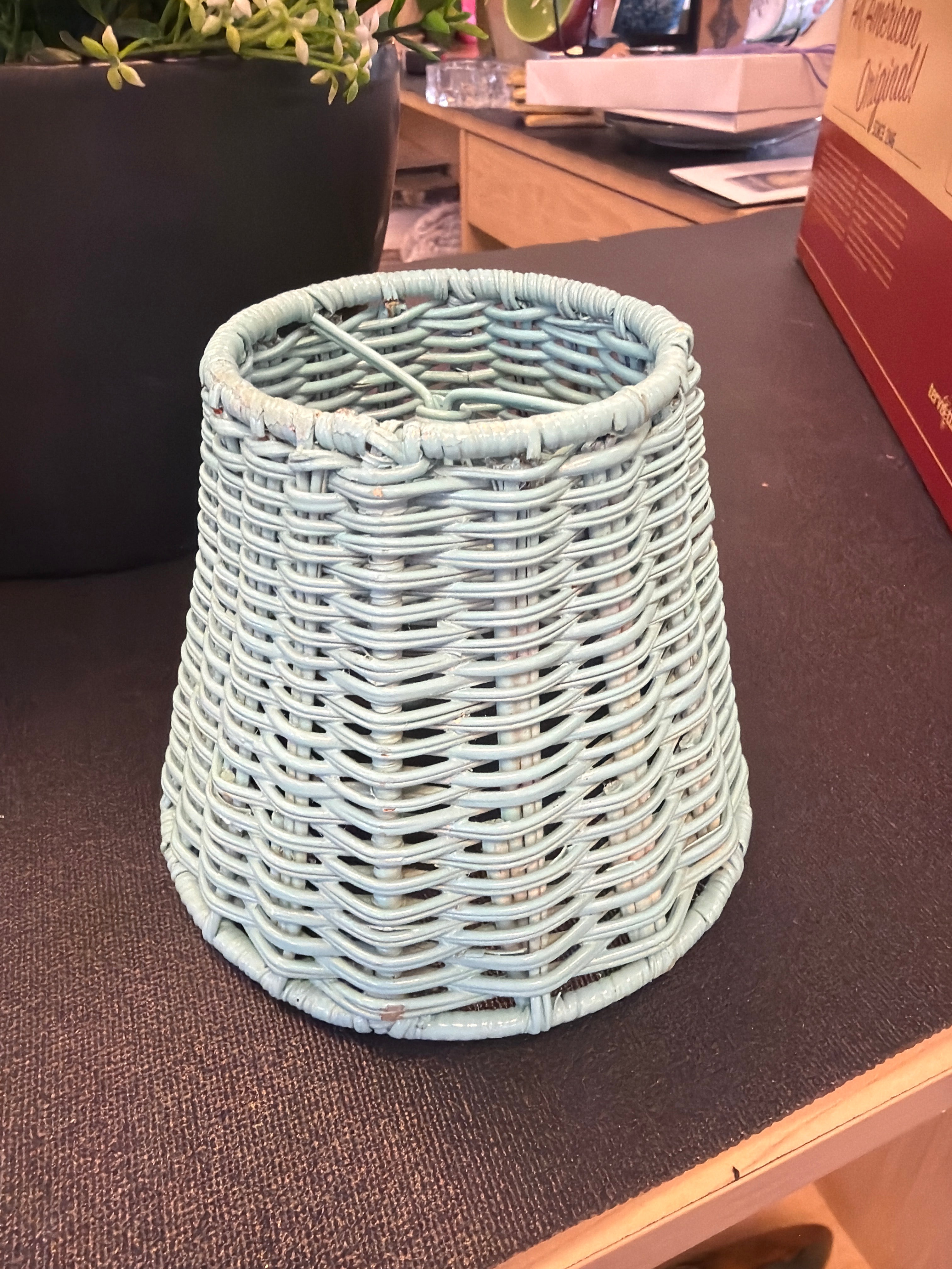 Clip-on Shade