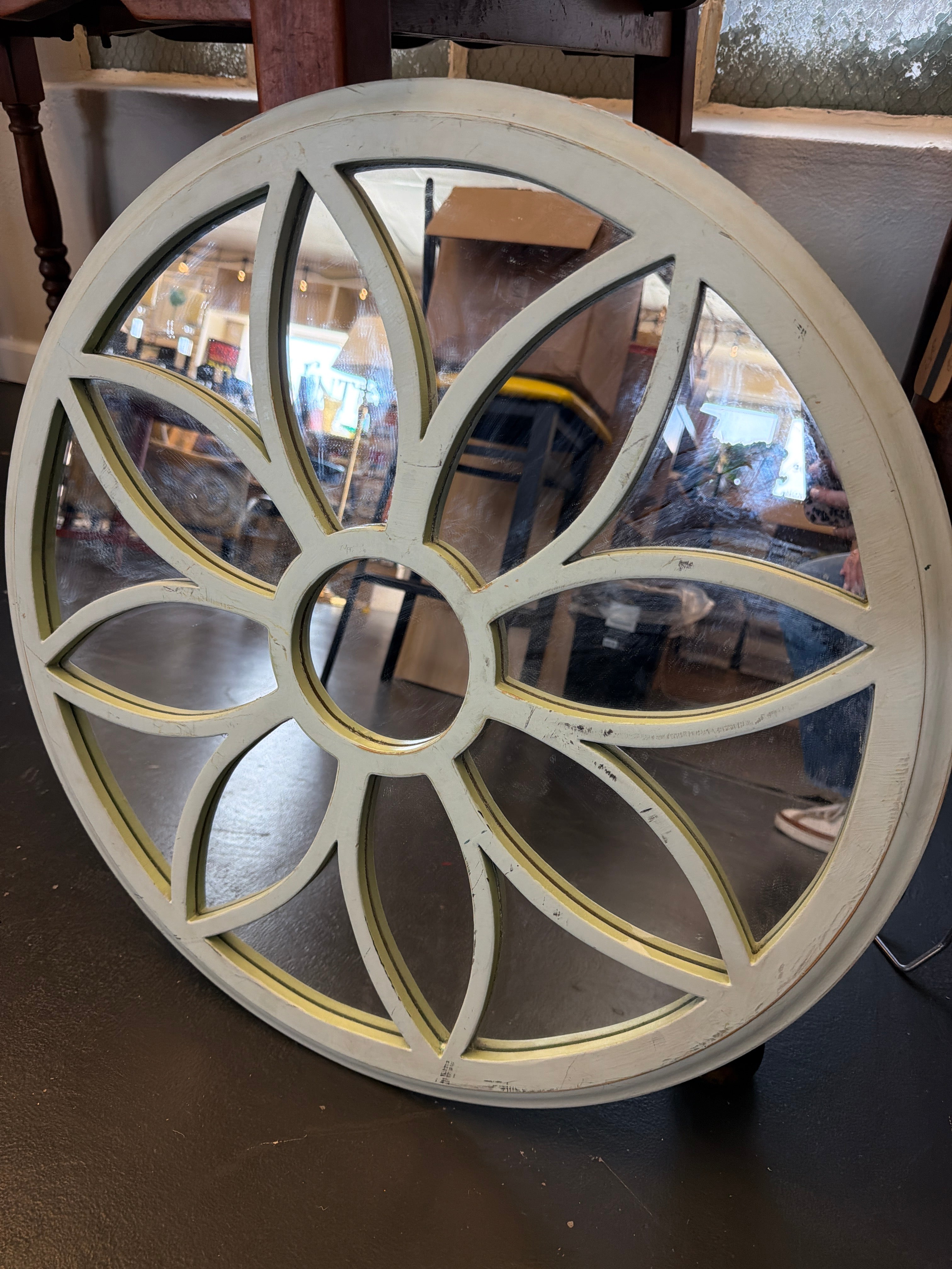 Medallion mirror